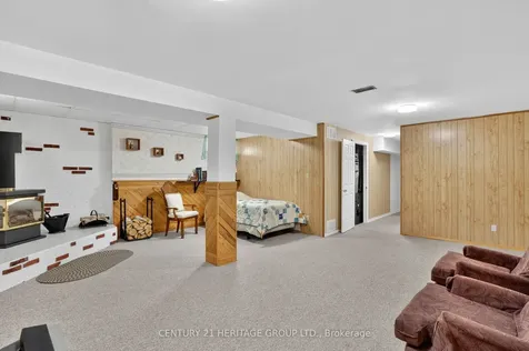 251 Collings Avenue Bradford West Gwillimbury ON L3Z 1W4