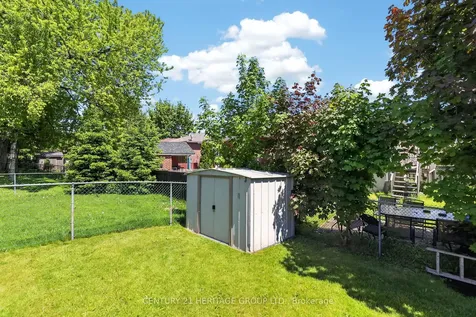 251 Collings Avenue Bradford West Gwillimbury ON L3Z 1W4