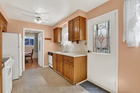 251 Collings Avenue Bradford West Gwillimbury ON L3Z 1W4