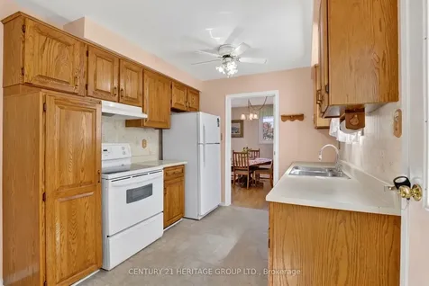 251 Collings Avenue Bradford West Gwillimbury ON L3Z 1W4