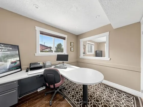 21 Metro Road S Georgina ON L4P 1V7