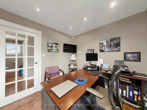 21 Metro Road S Georgina ON L4P 1V7