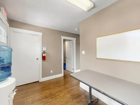 21 Metro Road S Georgina ON L4P 1V7
