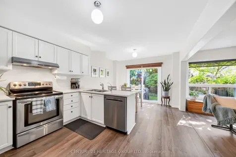 403 Bartholomew Drive Newmarket ON L3X 2E7