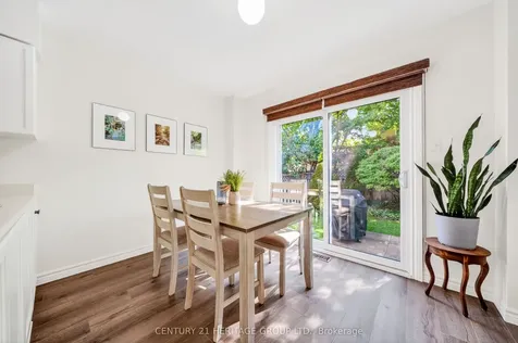 403 Bartholomew Drive Newmarket ON L3X 2E7