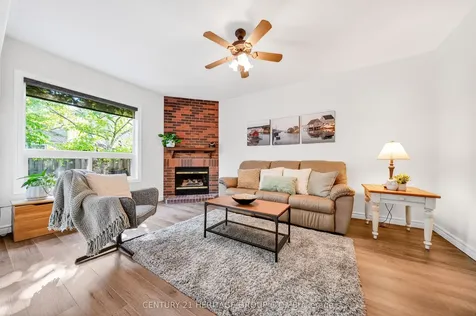 403 Bartholomew Drive Newmarket ON L3X 2E7