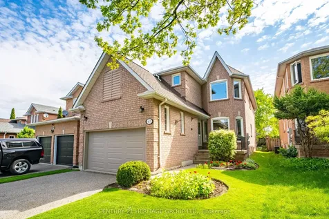 403 Bartholomew Drive Newmarket ON L3X 2E7