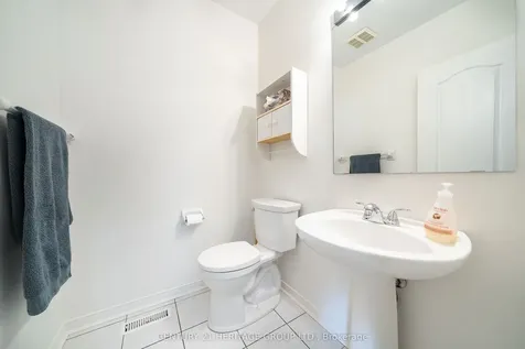 403 Bartholomew Drive Newmarket ON L3X 2E7