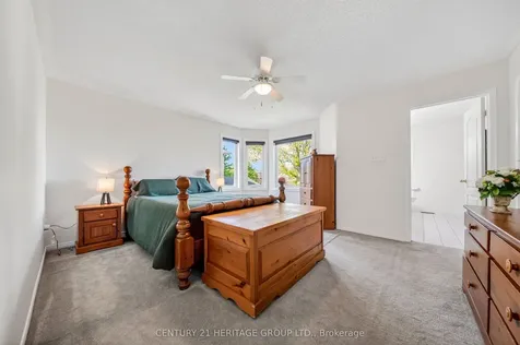 403 Bartholomew Drive Newmarket ON L3X 2E7