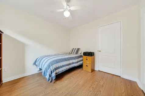 403 Bartholomew Drive Newmarket ON L3X 2E7