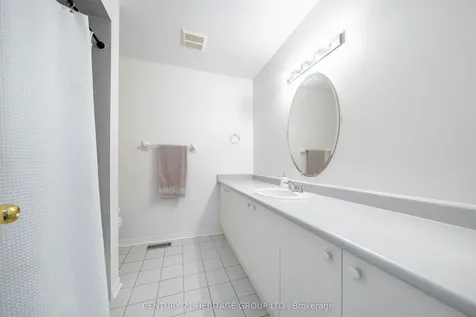 403 Bartholomew Drive Newmarket ON L3X 2E7
