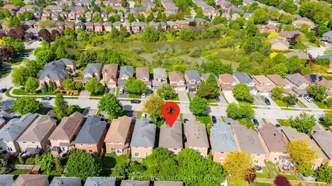 403 Bartholomew Drive Newmarket ON L3X 2E7