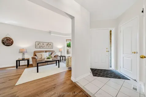 403 Bartholomew Drive Newmarket ON L3X 2E7