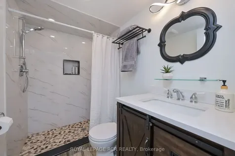 29 Depeuter Crescent Bradford West Gwillimbury ON L3Z 3A3