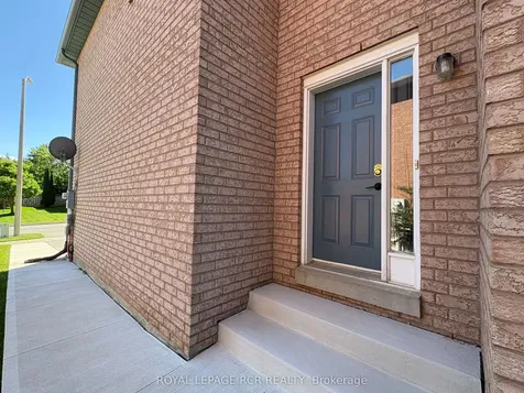 29 Depeuter Crescent Bradford West Gwillimbury ON L3Z 3A3