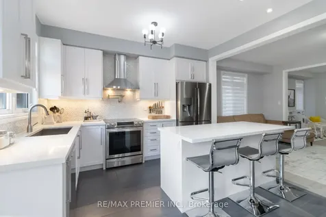 230 Cranbrook Crescent Vaughan ON L4H 4K9