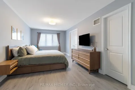 230 Cranbrook Crescent Vaughan ON L4H 4K9