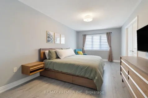 230 Cranbrook Crescent Vaughan ON L4H 4K9