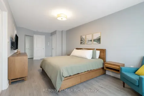 230 Cranbrook Crescent Vaughan ON L4H 4K9