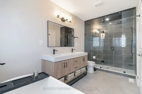 230 Cranbrook Crescent Vaughan ON L4H 4K9