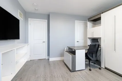 230 Cranbrook Crescent Vaughan ON L4H 4K9