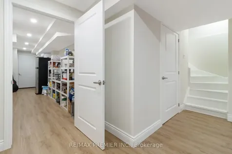 230 Cranbrook Crescent Vaughan ON L4H 4K9
