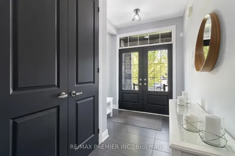 230 Cranbrook Crescent Vaughan ON L4H 4K9