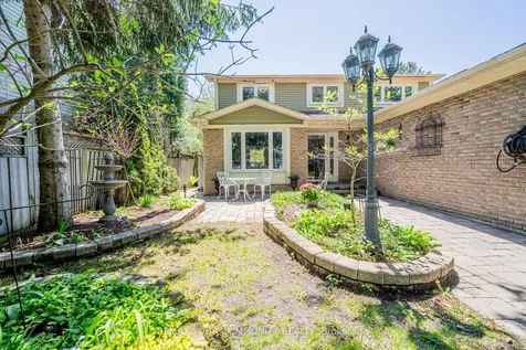 27 Drumern Crescent Richmond Hill ON L4C 5H9