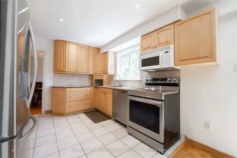 27 Drumern Crescent Richmond Hill ON L4C 5H9