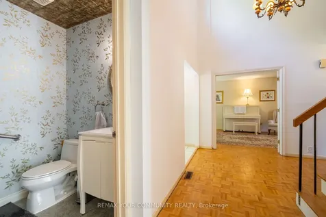 27 Drumern Crescent Richmond Hill ON L4C 5H9