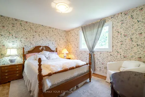 27 Drumern Crescent Richmond Hill ON L4C 5H9