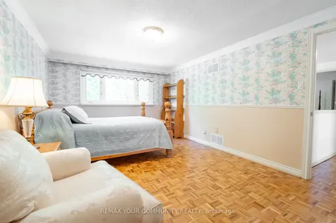 27 Drumern Crescent Richmond Hill ON L4C 5H9