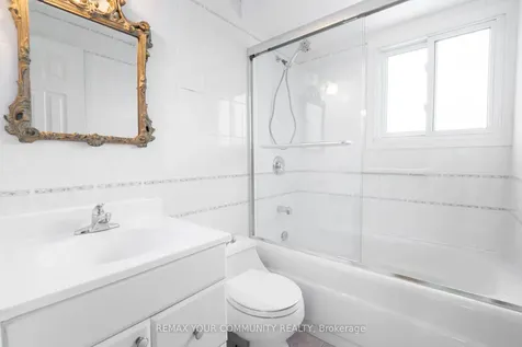 27 Drumern Crescent Richmond Hill ON L4C 5H9