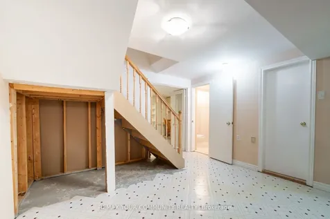27 Drumern Crescent Richmond Hill ON L4C 5H9