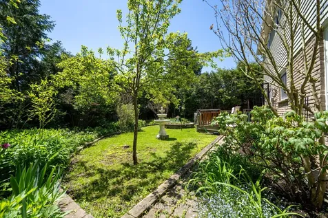 27 Drumern Crescent Richmond Hill ON L4C 5H9