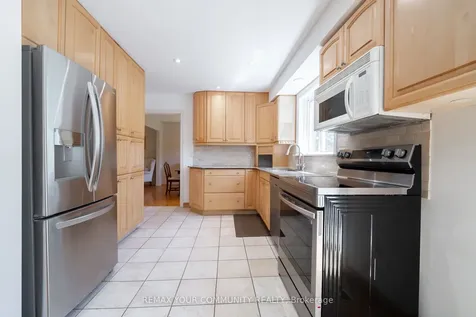 27 Drumern Crescent Richmond Hill ON L4C 5H9