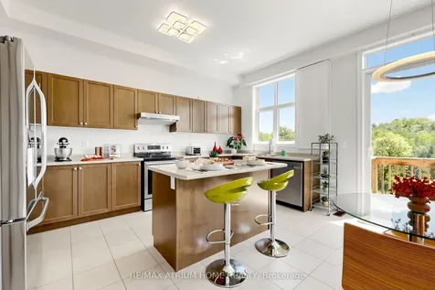 537 Clifford Perry Place Newmarket ON L3X 0J1