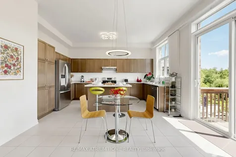 537 Clifford Perry Place Newmarket ON L3X 0J1