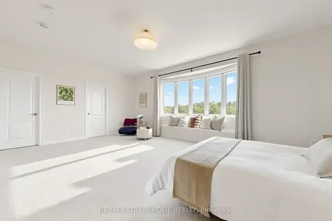 537 Clifford Perry Place Newmarket ON L3X 0J1