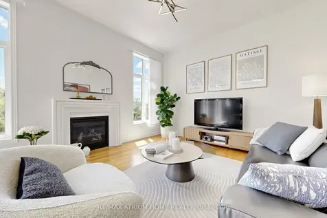 537 Clifford Perry Place Newmarket ON L3X 0J1