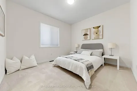 537 Clifford Perry Place Newmarket ON L3X 0J1