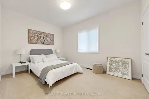 537 Clifford Perry Place Newmarket ON L3X 0J1