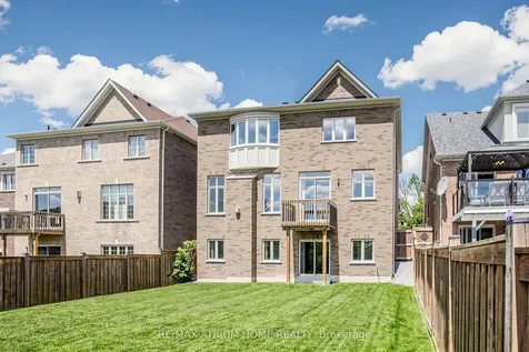 537 Clifford Perry Place Newmarket ON L3X 0J1