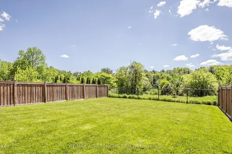 537 Clifford Perry Place Newmarket ON L3X 0J1