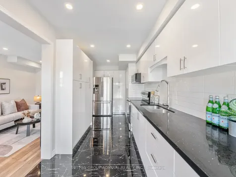 49 Lindenshire Avenue Vaughan ON L6A 4A4