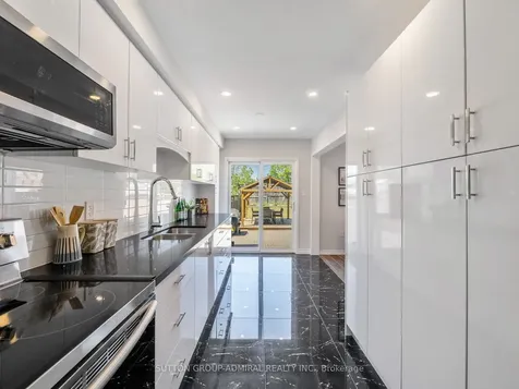 49 Lindenshire Avenue Vaughan ON L6A 4A4