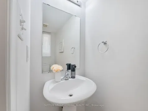 49 Lindenshire Avenue Vaughan ON L6A 4A4