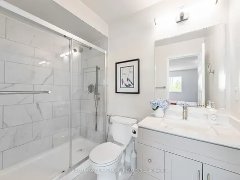 49 Lindenshire Avenue Vaughan ON L6A 4A4