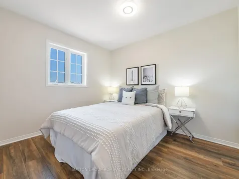 49 Lindenshire Avenue Vaughan ON L6A 4A4