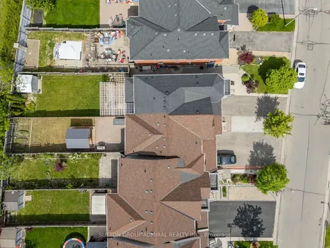 49 Lindenshire Avenue Vaughan ON L6A 4A4
